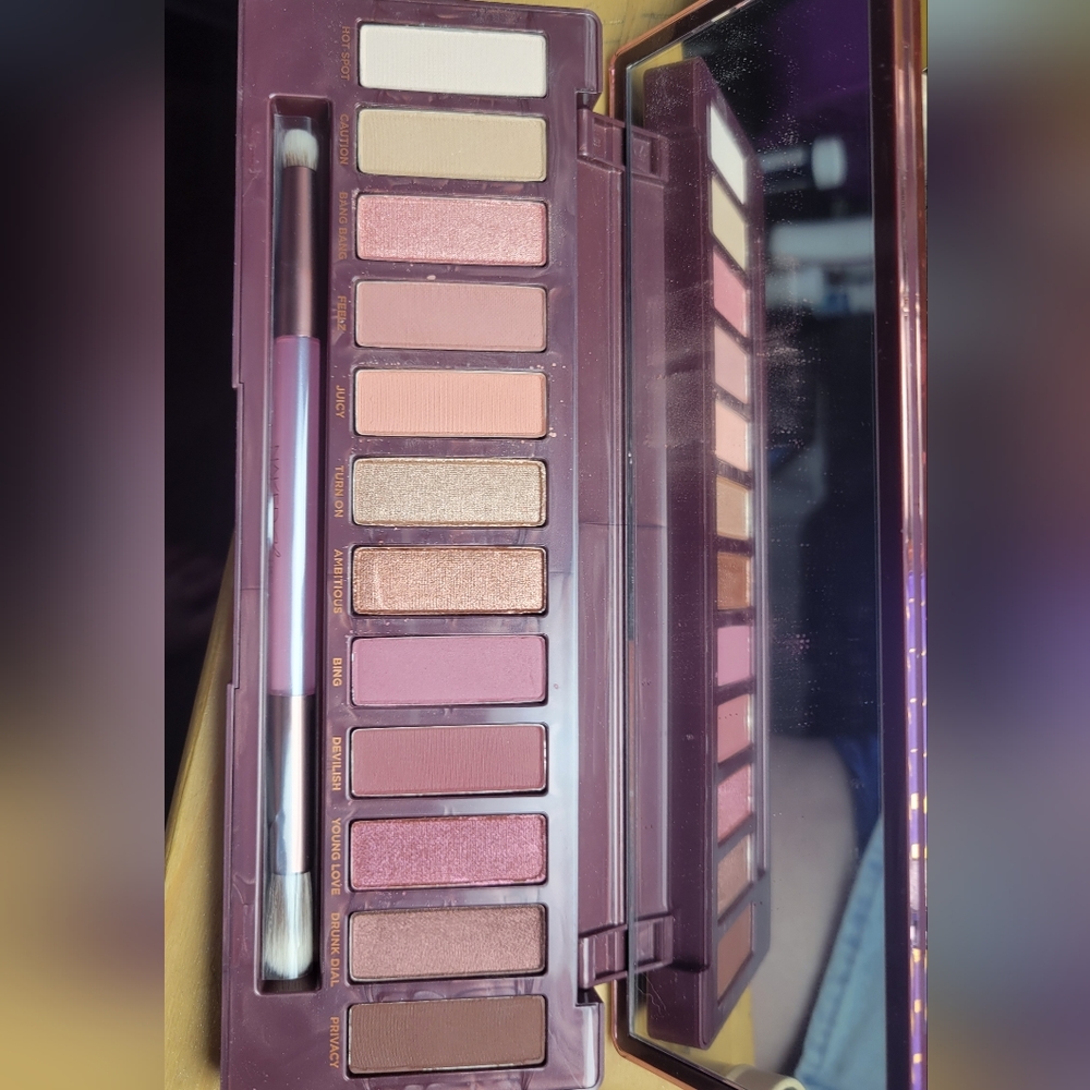 Urban Decay Naked Cherry Palette